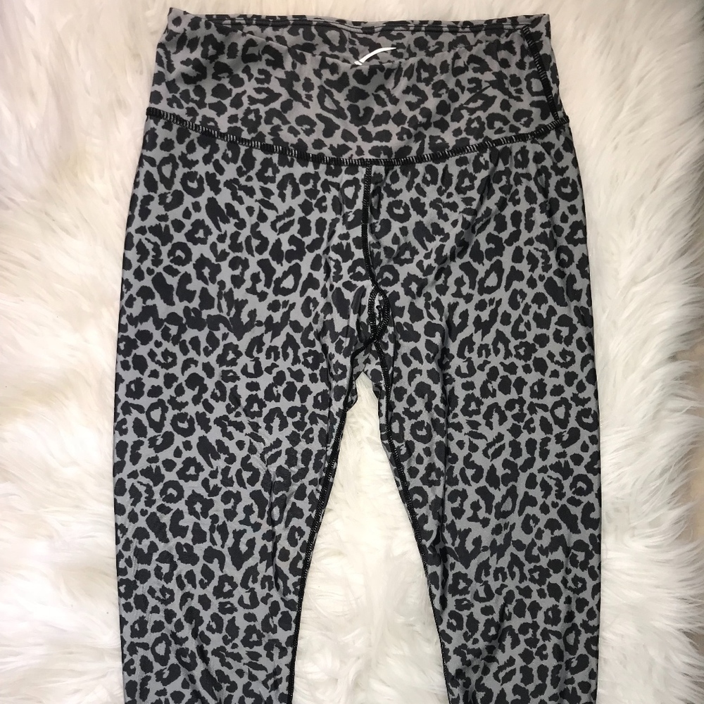 LA Gear Grey Leopard Yoga Capris